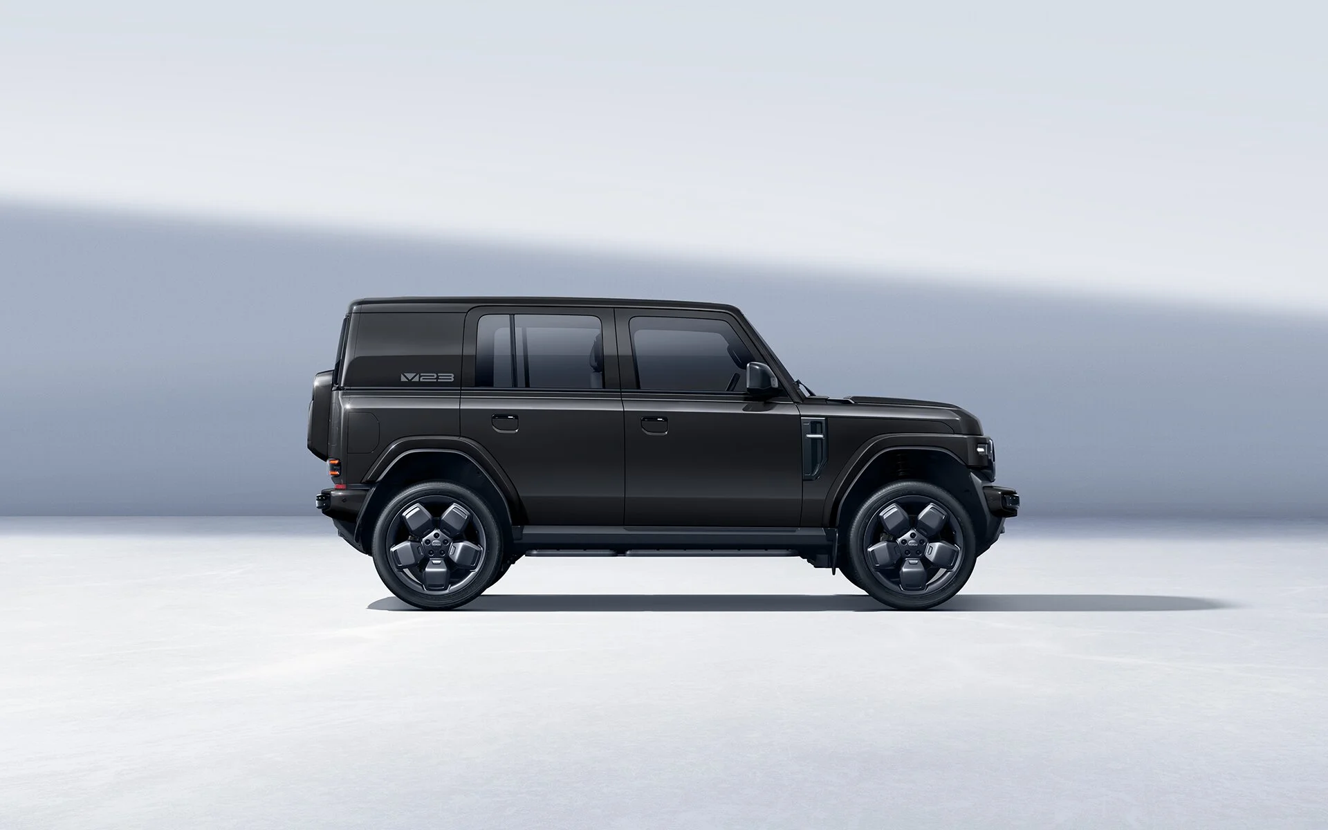V23 · Black exterior